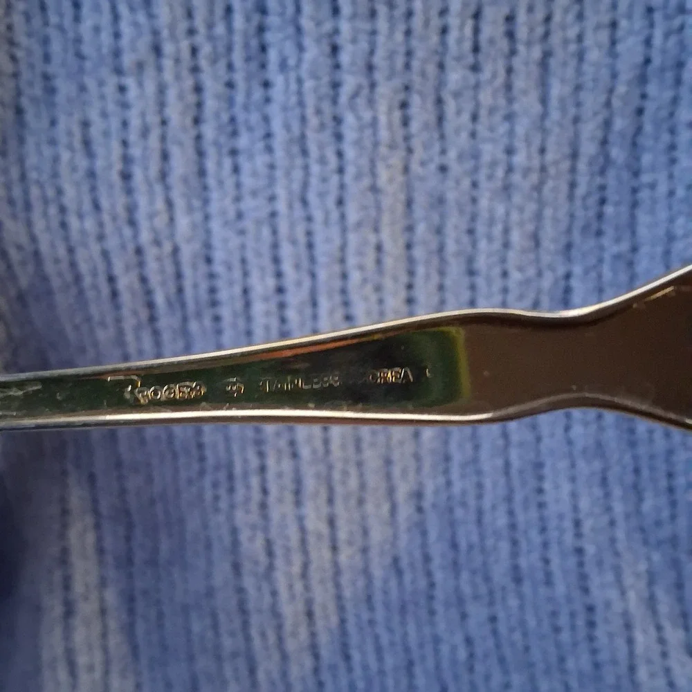 Vtg Rogers Stainless Korea Gold Tone Teaspoon Ornate Floral Pattern Flatware